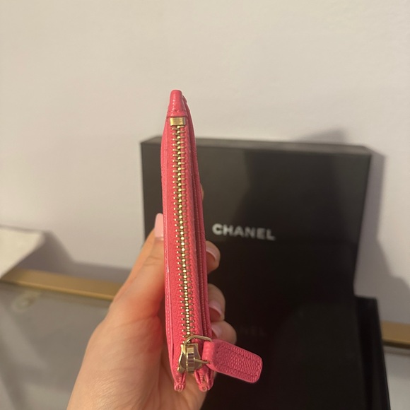 Chanel quilted zipper card holder / wallet coral pink with light gold hardware - Picture 7 of 10